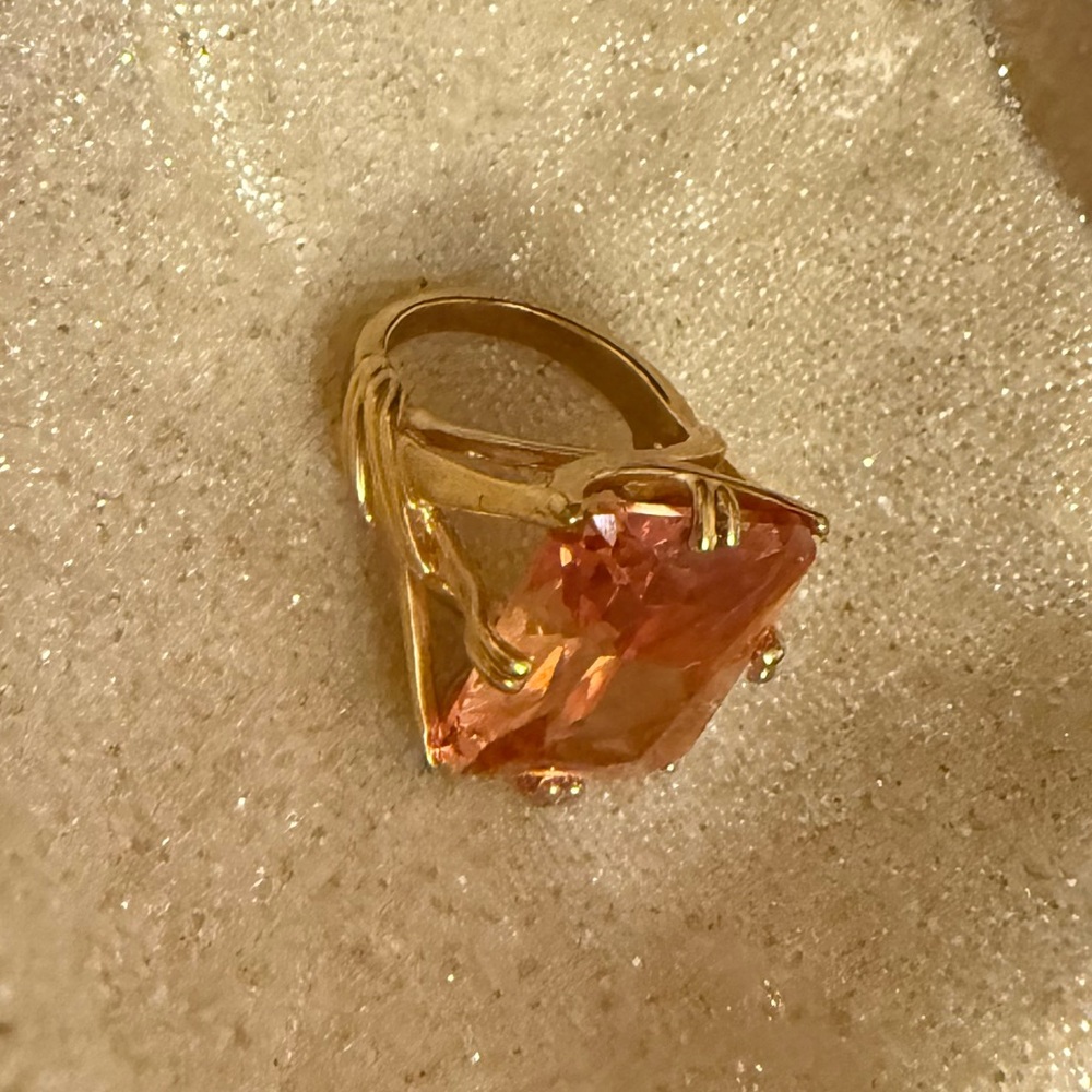 Cache Elegant Gold Gemstone Ring